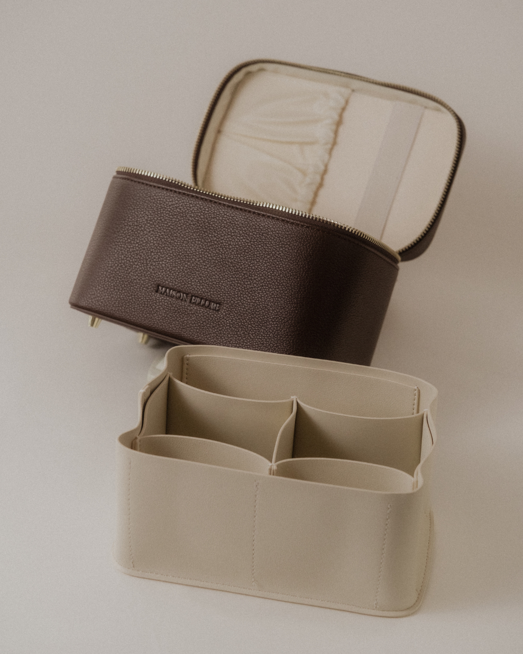 Voyage Vanity | Mocha