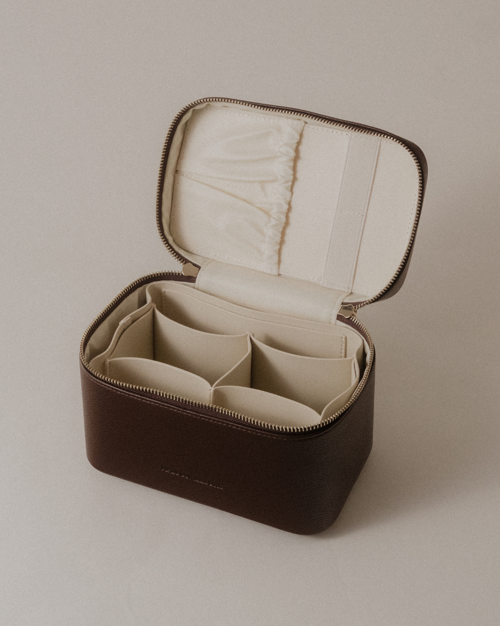 Voyage Vanity | Mocha